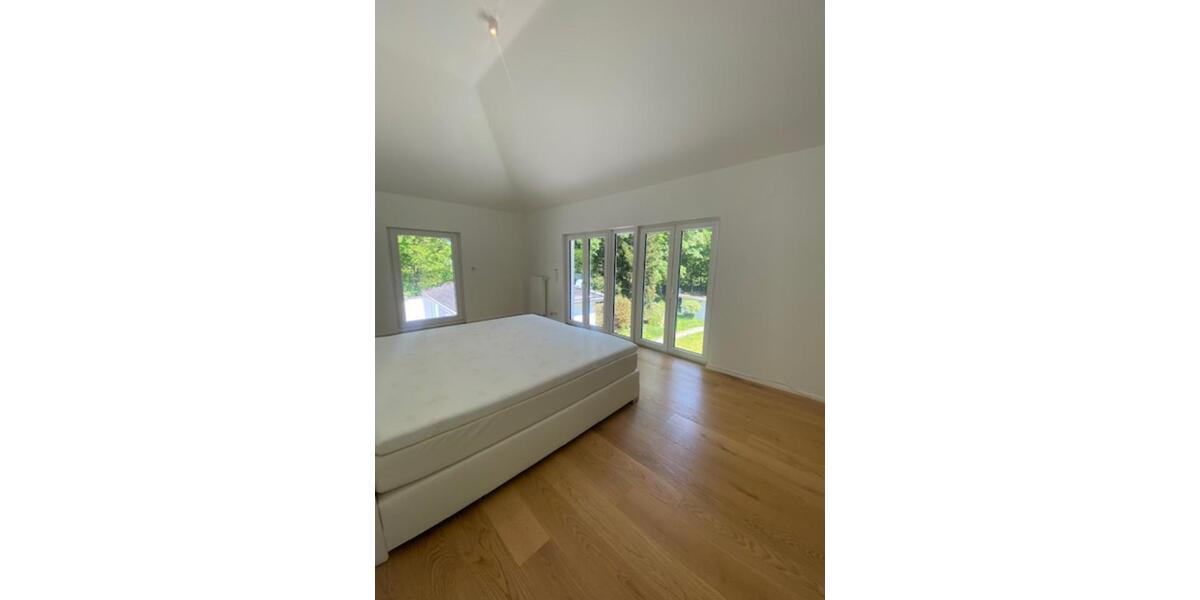 Villa Mönchengladbach Nord - 6 Zimmer, 340 m&sup2;, 7.000&euro; | Angebot:24381556