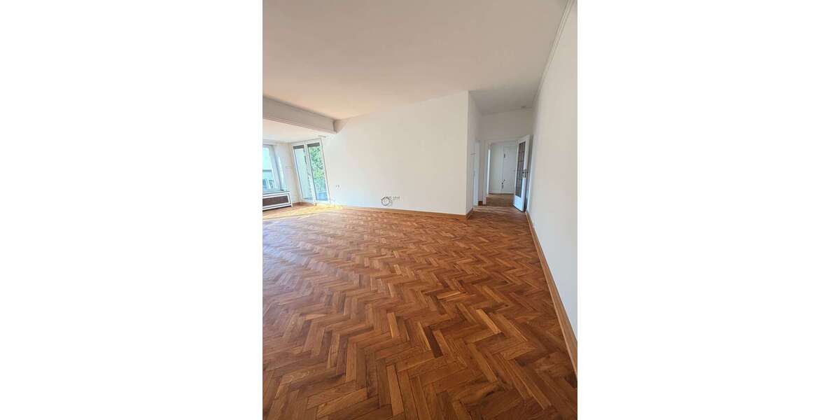 Etagenwohnung Duisburg - 4 Zimmer, 140 m&sup2;, 1.500&euro; | Angebot:25532602