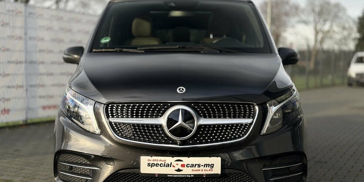 Mercedes-Benz V 300 d lang /4matic/ AMG / 8 Sitze/Pano/ El.tür 55.000 km 59.900 &euro; Mönchengladbach 41066