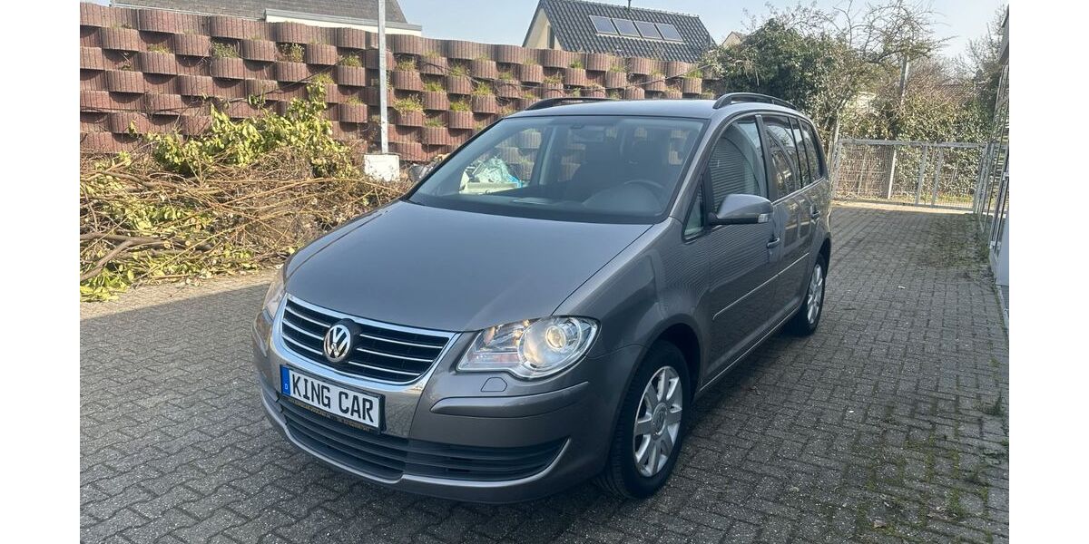 VW Touran 220.000 km 6.490 &euro; Viersen 41749