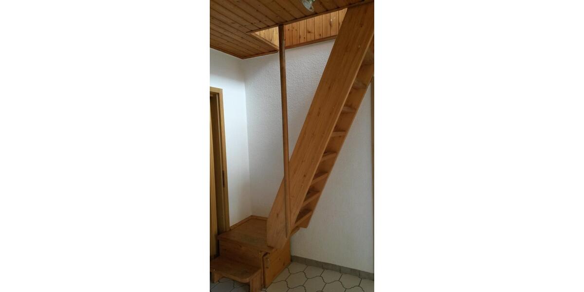 Dachgeschoßwohnung Duisburg Mittelmeiderich - 3 Zimmer, 88 m&sup2;, 650&euro; | Angebot:26638413