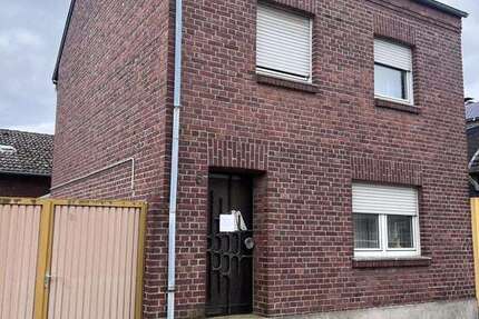 Haus Erkelenz - 4 Zimmer, 148 m&sup2;, 149.000&euro; | Angebot:25563611