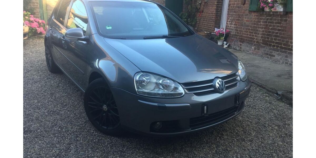 VW Golf 326.000 km 2.300 &euro; Korschenbroich 41352
