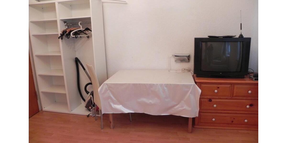 Etagenwohnung Krefeld - 1.5 Zimmer, 30 m&sup2;, 530&euro; | Angebot:26022972