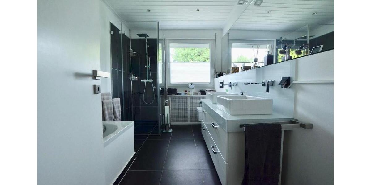 Einfamilienhaus Willich - 5 Zimmer, 150 m&sup2;, 3.350&euro; | Angebot:23227817