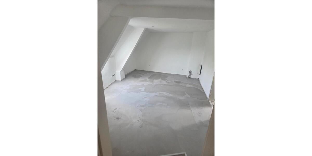 Dachgeschoßwohnung Neuss Augustinusviertel - 5 Zimmer, 100 m&sup2;, 1.150&euro; | Angebot:26231135