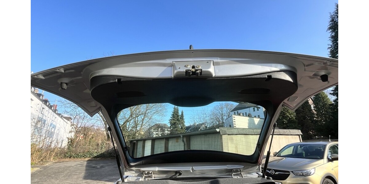 Ford Focus 142.000 km 2.650 &euro; Düsseldorf 40213