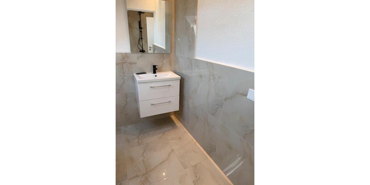 Dachgeschoßwohnung Krefeld - 2 Zimmer, 65 m&sup2;, 700&euro; | Angebot:25994299