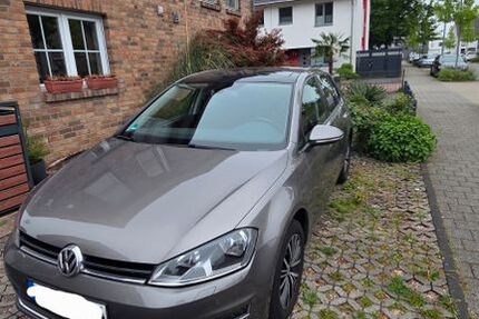 VW Golf 111.301 km 14.250 &euro; Duisburg 47249