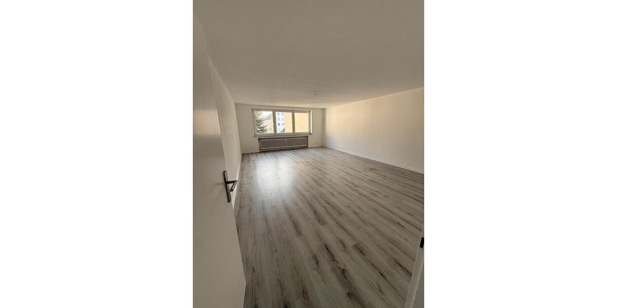 Etagenwohnung Krefeld - 3 Zimmer, 85 m&sup2;, 810&euro; | Angebot:25871358