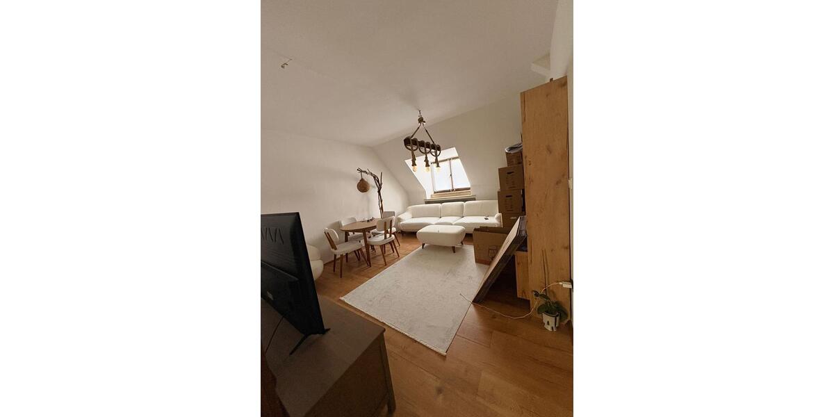 Dachgeschoßwohnung Duisburg Laar - 3 Zimmer, 75 m&sup2;, 850&euro; | Angebot:25454192