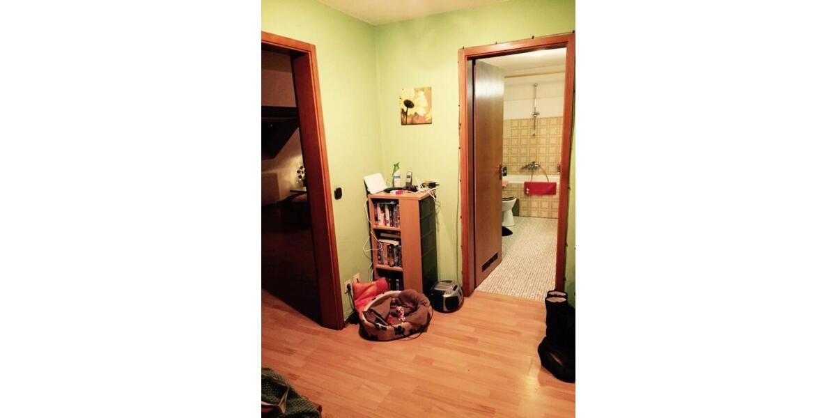 Dachgeschoßwohnung Duisburg Mittelmeiderich - 2 Zimmer, 45 m&sup2;, 450&euro; | Angebot:25894328