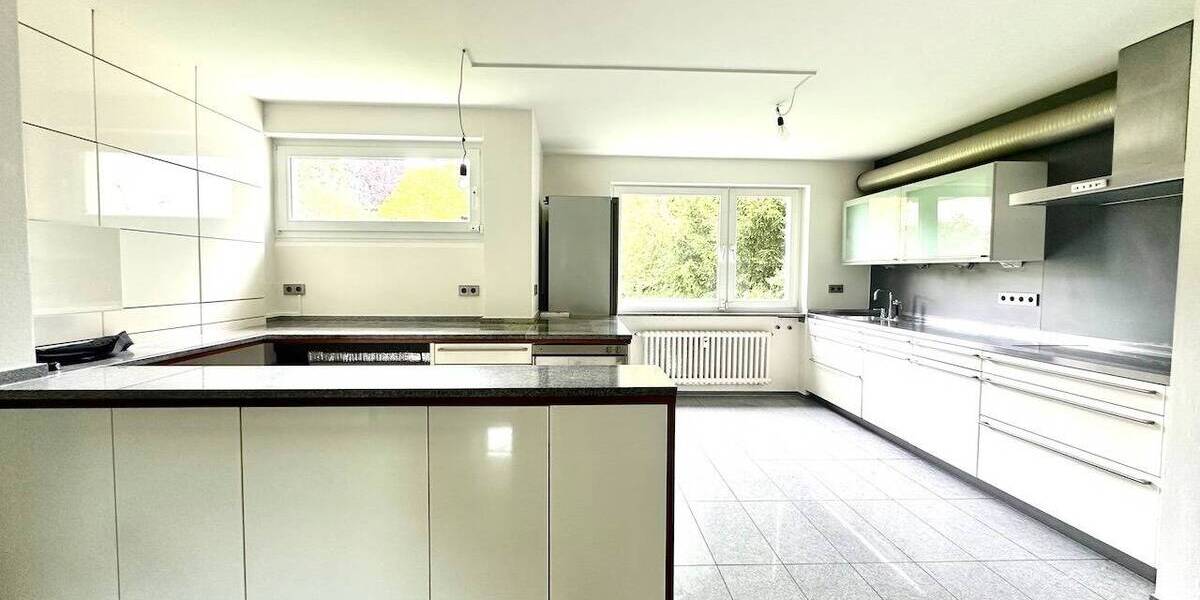 Etagenwohnung Neuss Gnadental - 4 Zimmer, 140 m&sup2;, 1.550&euro; | Angebot:26641440
