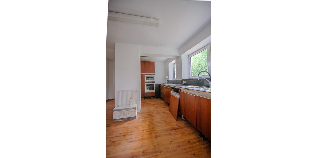 Einfamilienhaus Brüggen - 9 Zimmer, 200 m&sup2;, 450.000&euro; | Angebot:23836303