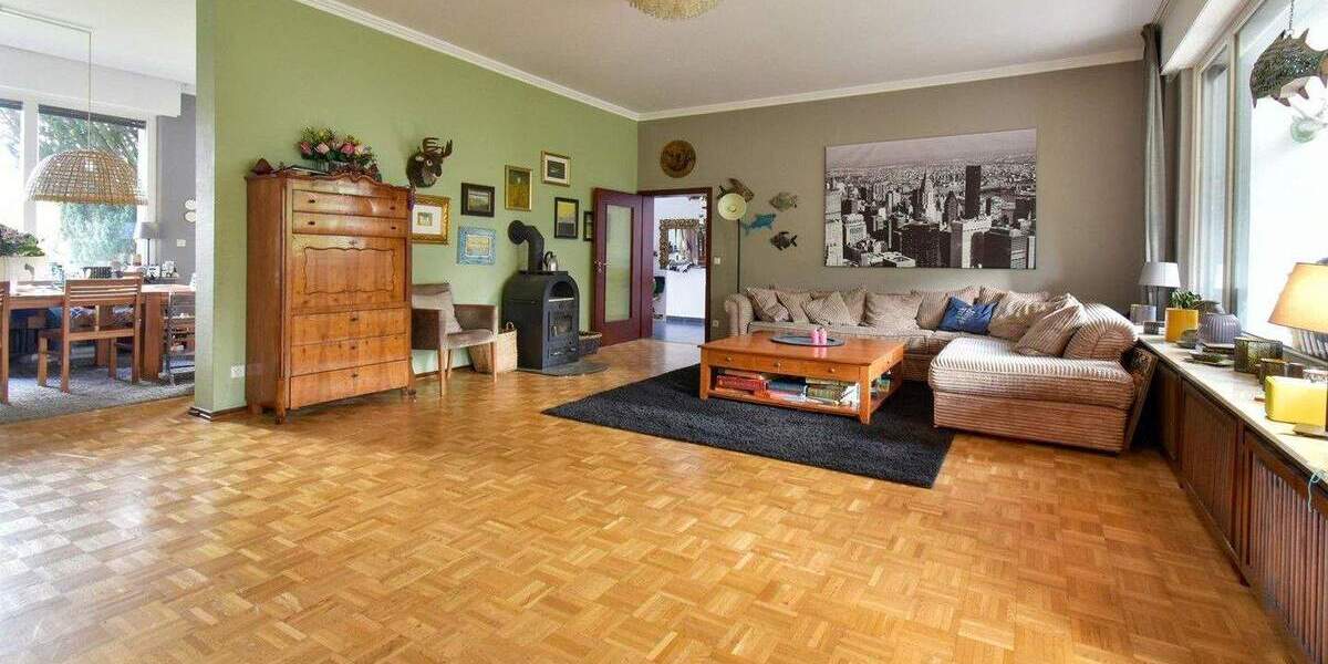 Einfamilienhaus Duisburg / Huckingen Huckingen - 7 Zimmer, 243 m&sup2;, 999.000&euro; | Angebot:25741652