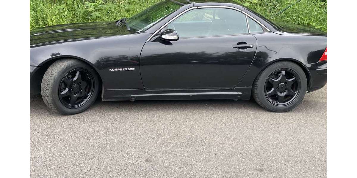 Mercedes-Benz SLK 200 29.800 km 2.700 &euro; Düsseldorf 40221