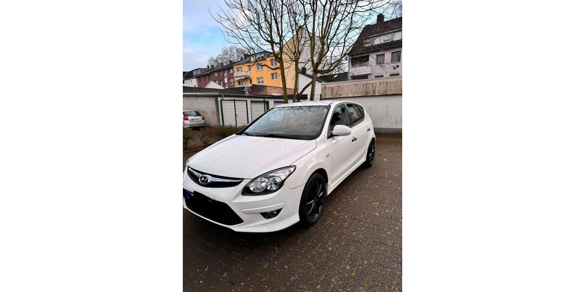 Hyundai i30 141.300 km 3.490 &euro; Neuss 41462