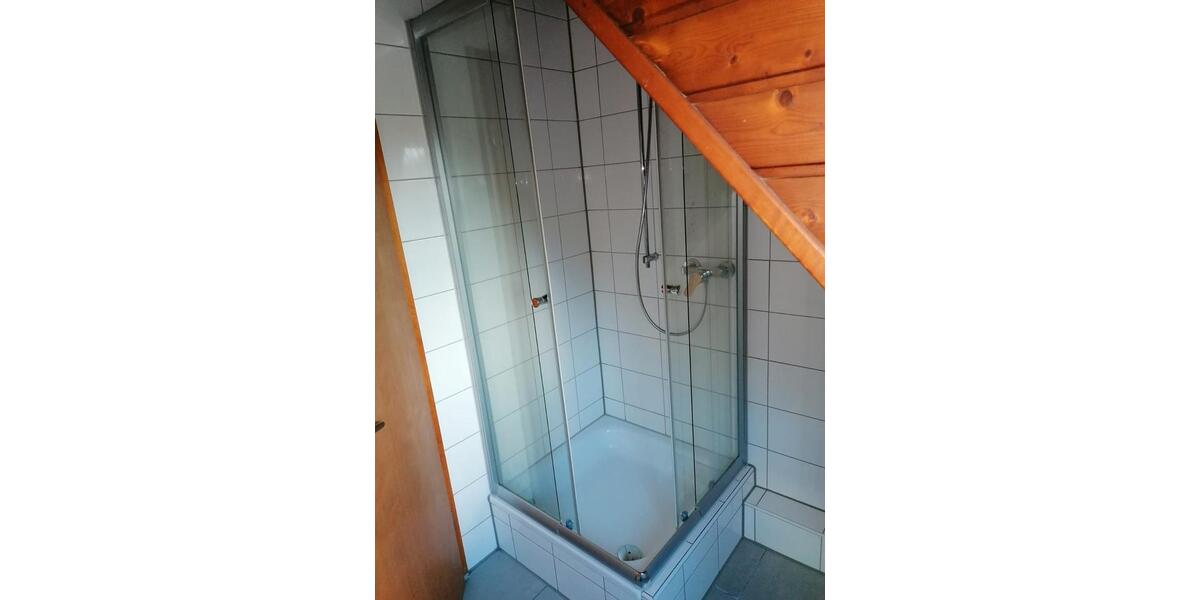 Dachgeschoßwohnung Mönchengladbach Ost - 2 Zimmer, 40 m&sup2;, 310&euro; | Angebot:26040971