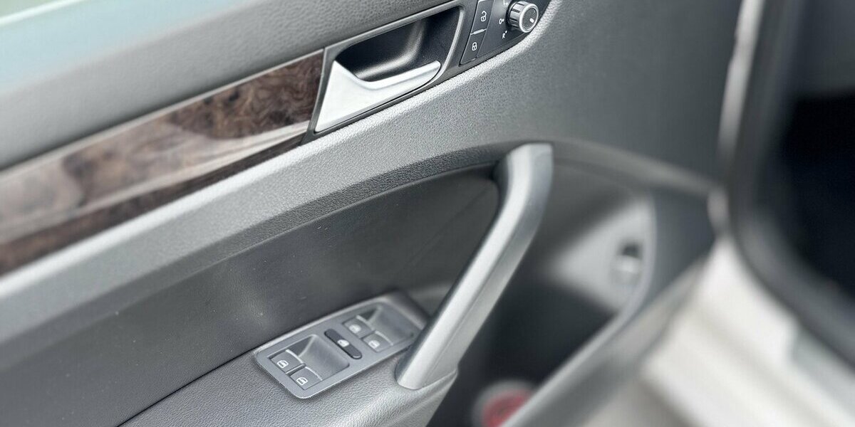 VW Passat 2,0 TDI Highline / Leder / SHD / Keyless 228.000 km 11.390 &euro; Mönchengladbach 41066