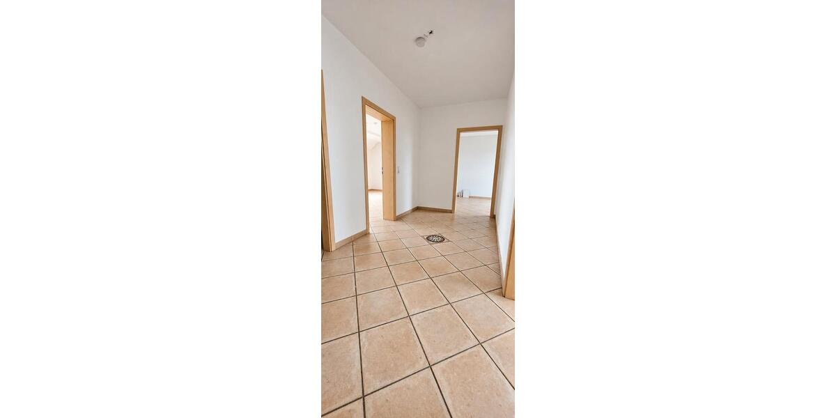 Dachgeschoßwohnung Wegberg - 3 Zimmer, 76 m&sup2;, 780&euro; | Angebot:27625947