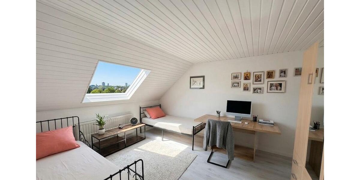 Dachgeschoßwohnung Mönchengladbach Süd - 5 Zimmer, 78 m&sup2;, 182.500&euro; | Angebot:26545170