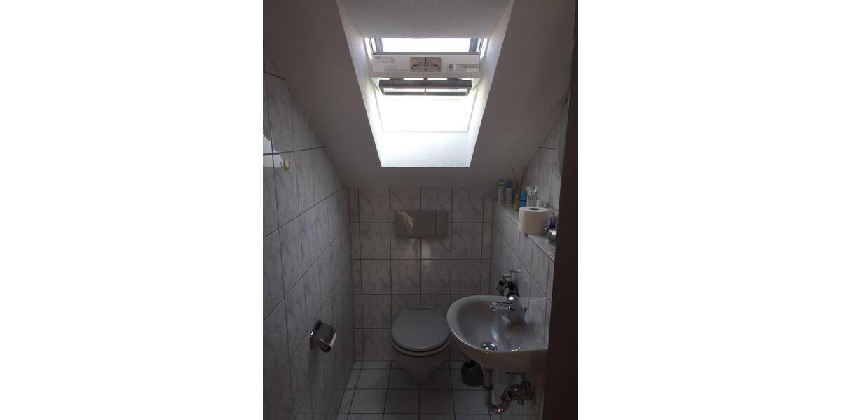 Dachgeschoßwohnung Wegberg - 3 Zimmer, 80 m&sup2;, 580&euro; | Angebot:25990055