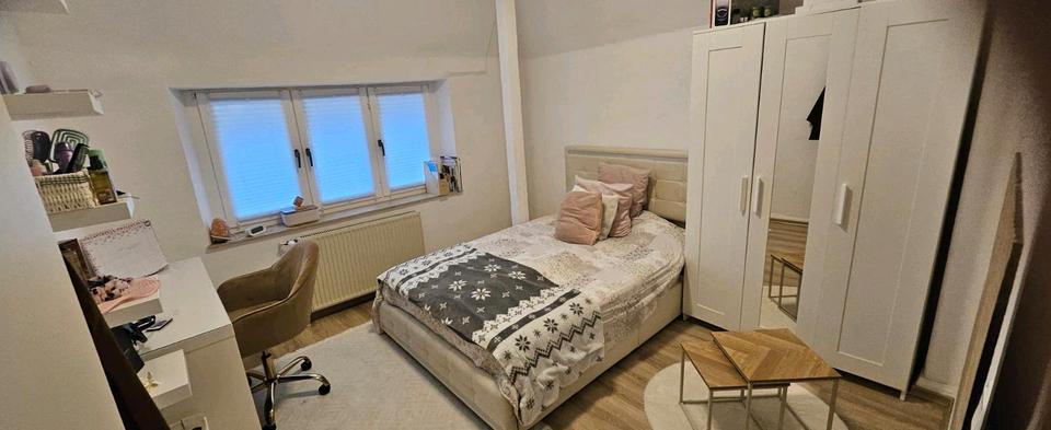 Maisonettenwohnung Mönchengladbach Süd - 7 Zimmer, 150 m&sup2;, 2.500&euro; | Angebot:25924149