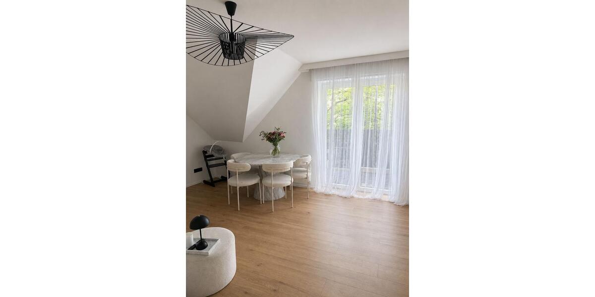 Dachgeschoßwohnung Moers Rheinkamp - 3 Zimmer, 71 m&sup2;, 867&euro; | Angebot:26627135