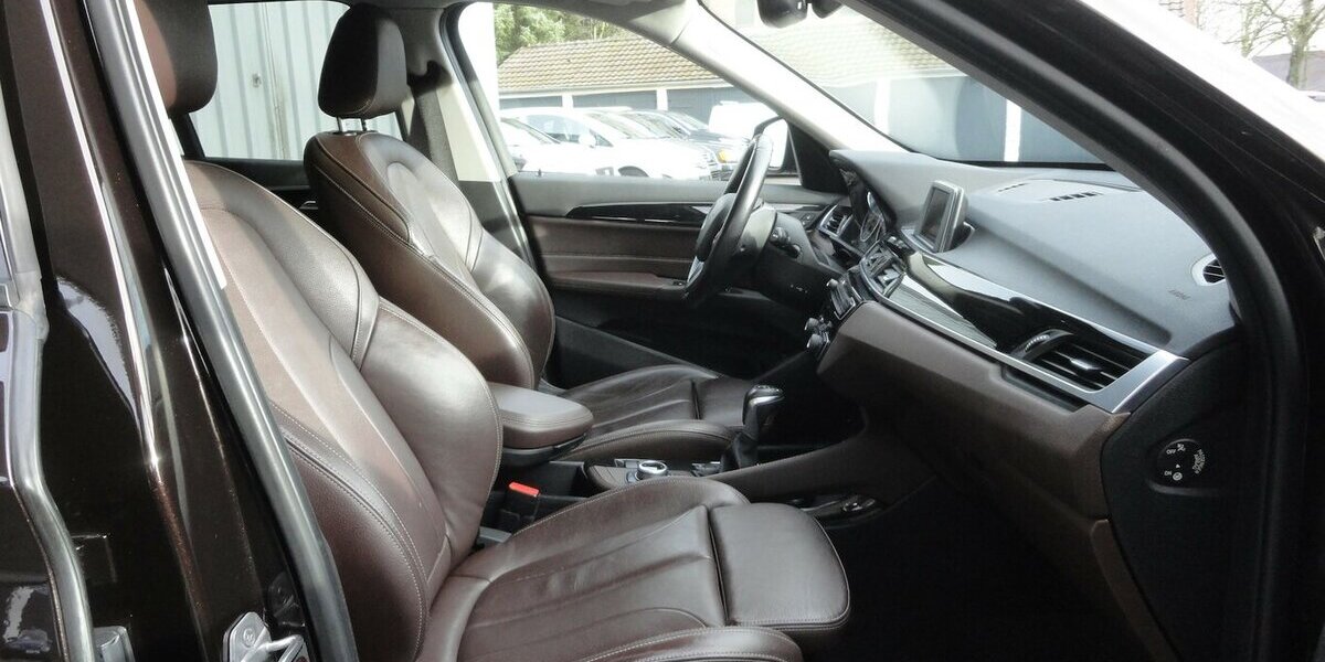 BMW X1 20 d xLine 4x4 Autom Navi Leder SHZ PDC LED 208.000 km 14.999 &euro; Neuss 41462