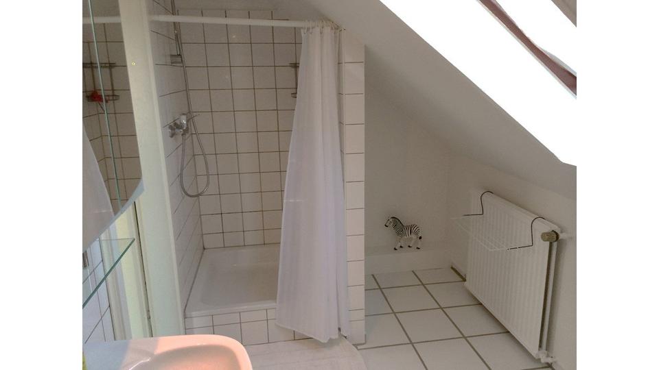 Dachgeschoßwohnung Mönchengladbach West - 2 Zimmer, 44 m&sup2;, 470&euro; | Angebot:25434217