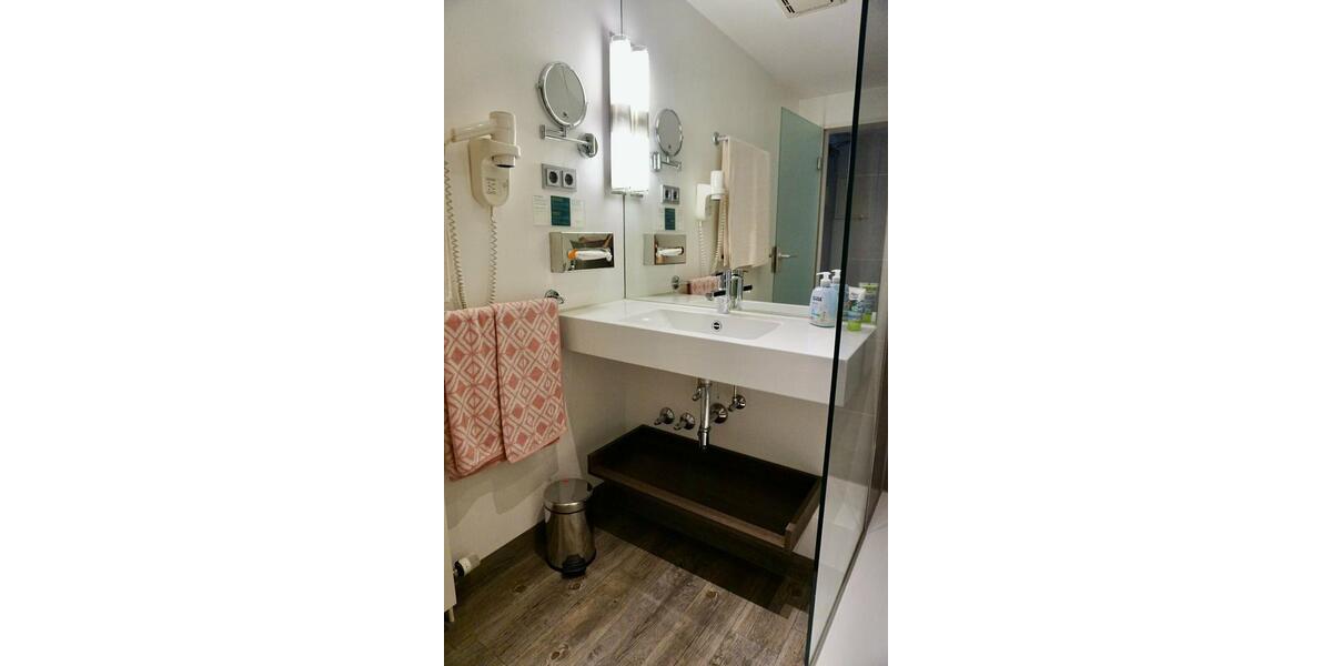 Erdgeschoßwohnung Düsseldorf Stadtbezirk 3 - 1 Zimmer, 24 m&sup2;, 1.100&euro; | Angebot:25616644