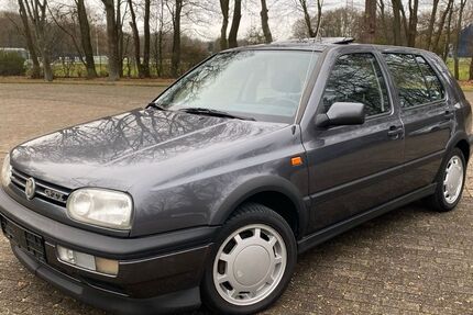 VW Golf 135.809 km 8.900 &euro; Neuss 41469