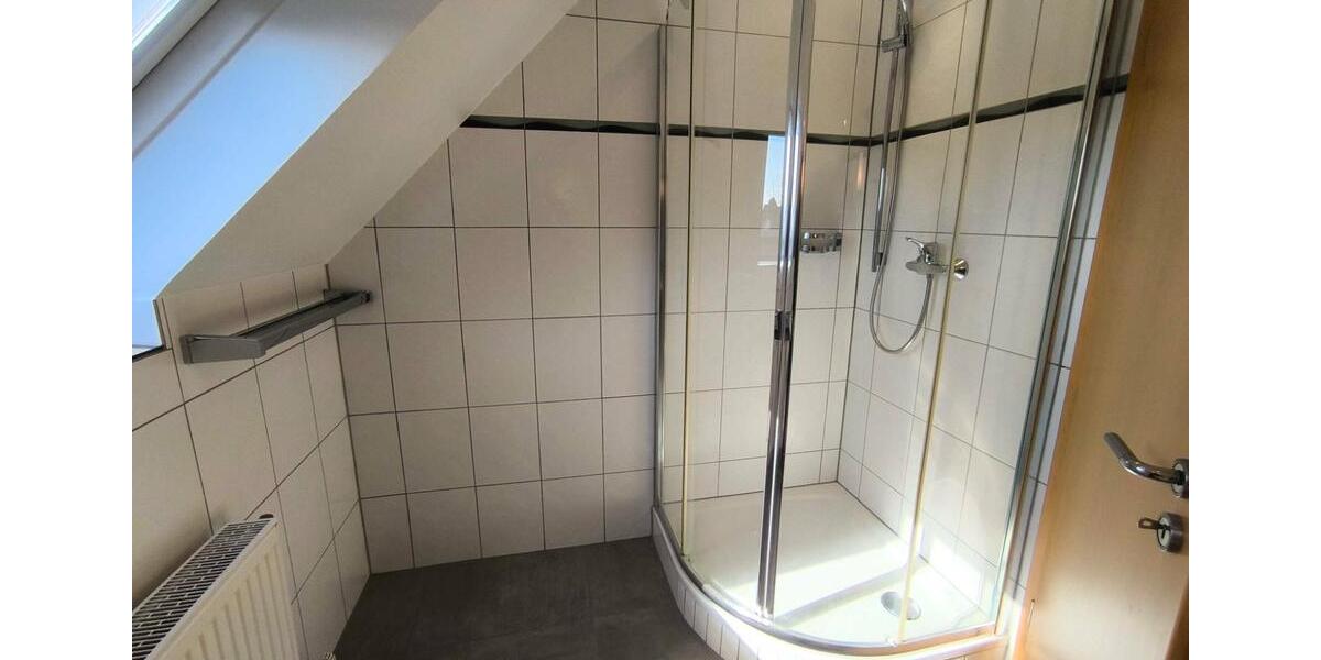 Dachgeschoßwohnung Nettetal - 3 Zimmer, 89 m&sup2;, 875&euro; | Angebot:26021734