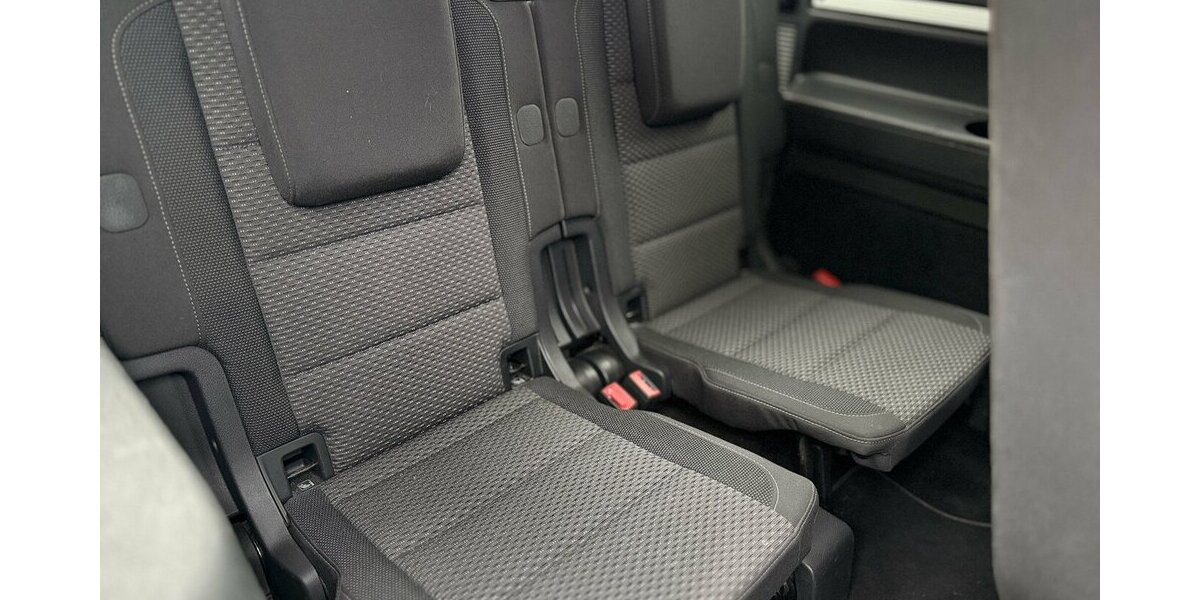 VW Touran 1.Hd / Automatik / AHK / 7 Sitze / Navi 110.000 km 23.490 &euro; Mönchengladbach 41066