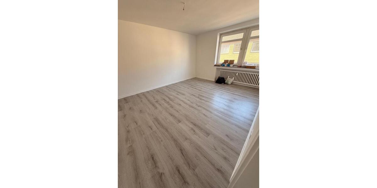 Etagenwohnung Krefeld - 3 Zimmer, 85 m&sup2;, 810&euro; | Angebot:25871358