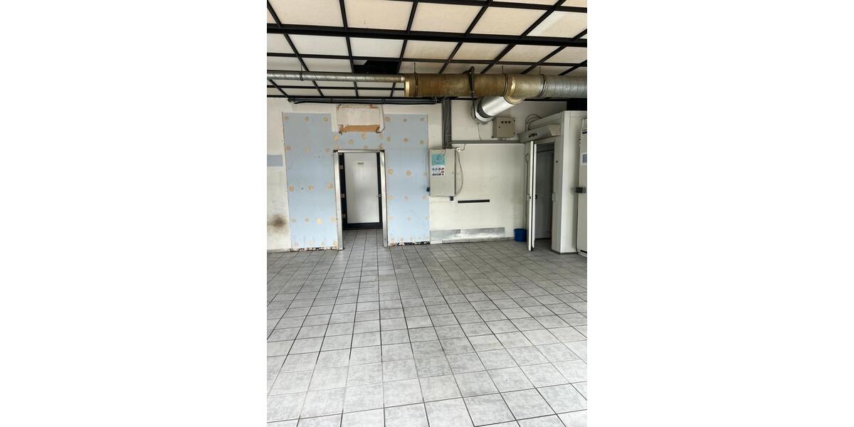 Etagenwohnung Neuss Reuschenberg - 1 Zimmer, 78 m&sup2;, 2.000&euro; | Angebot:26676700