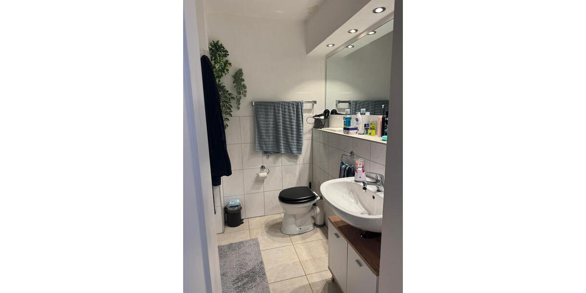 Etagenwohnung Krefeld Cracau - 2 Zimmer, 64 m&sup2;, 630&euro; | Angebot:25181567