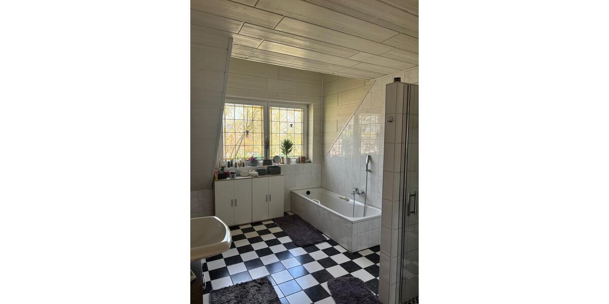 Etagenwohnung Rheurdt - 1 Zimmer, 125 m&sup2;, 1.250&euro; | Angebot:25539392