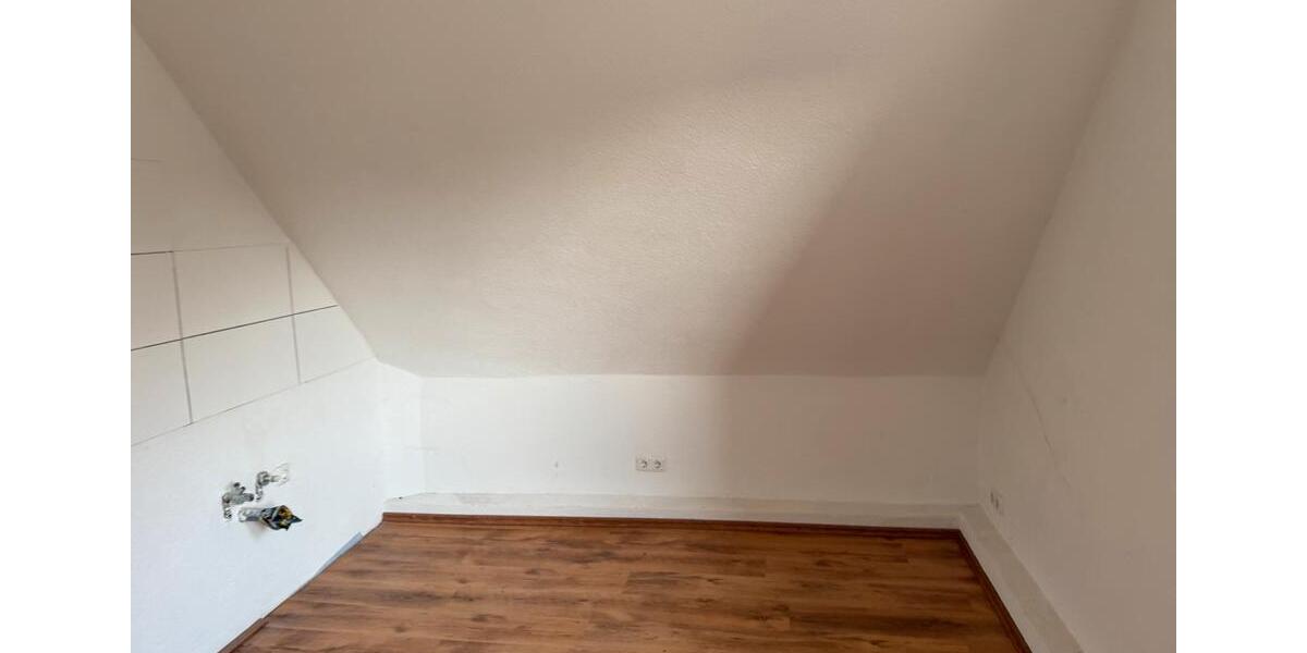 Dachgeschoßwohnung Duisburg Rheinhausen - 1 Zimmer, 50 m&sup2;, 625&euro; | Angebot:26682992