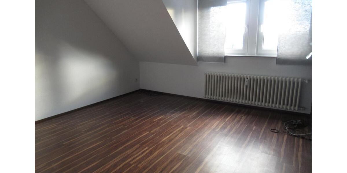Dachgeschoßwohnung Mönchengladbach West - 3 Zimmer, 57 m&sup2;, 520&euro; | Angebot:26008394