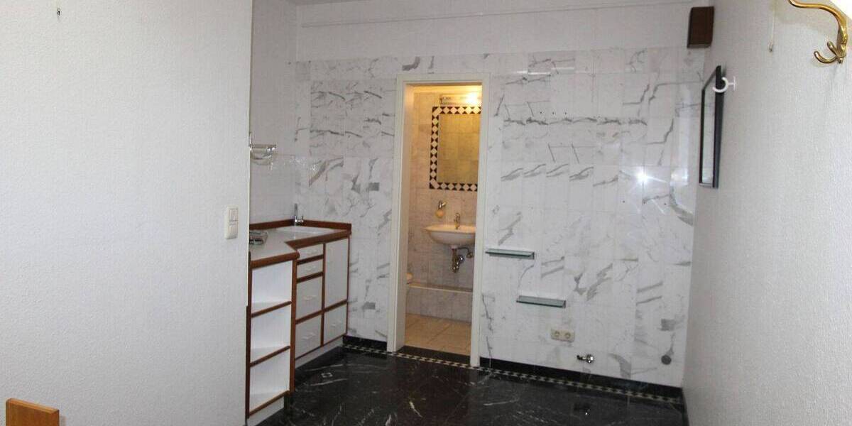 Gewerbeobjekt Krefeld Stadtmitte - 9 Zimmer, 187 m&sup2;, 1.300&euro; | Angebot:25997649