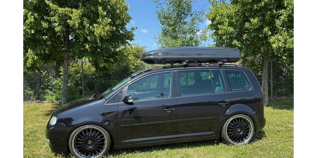 VW Touran 129.000 km 8.111 &euro; Viersen 41751