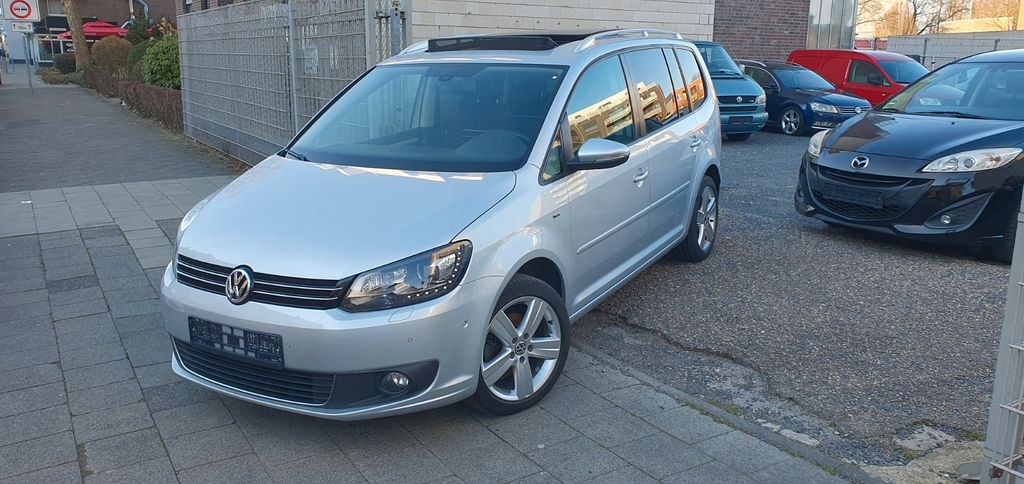 VW Touran 144.000 km 10.390 &euro; Mönchengladbach 41061