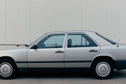 Mercedes-Benz 260 174.500 km 9.000 &euro; Düsseldorf 40625