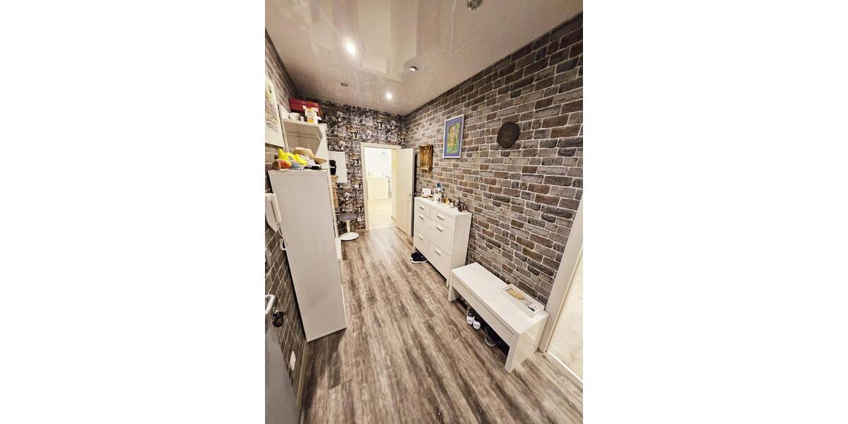 Etagenwohnung Mönchengladbach Süd - 2 Zimmer, 132 m&sup2;, 199.000&euro; | Angebot:25043820