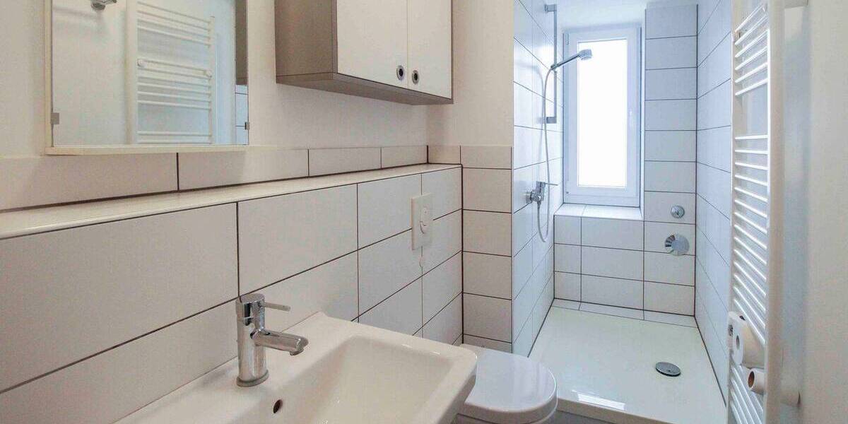 Etagenwohnung Düsseldorf Bilk - 3 Zimmer, 77 m&sup2;, 369.000&euro; | Angebot:25986022