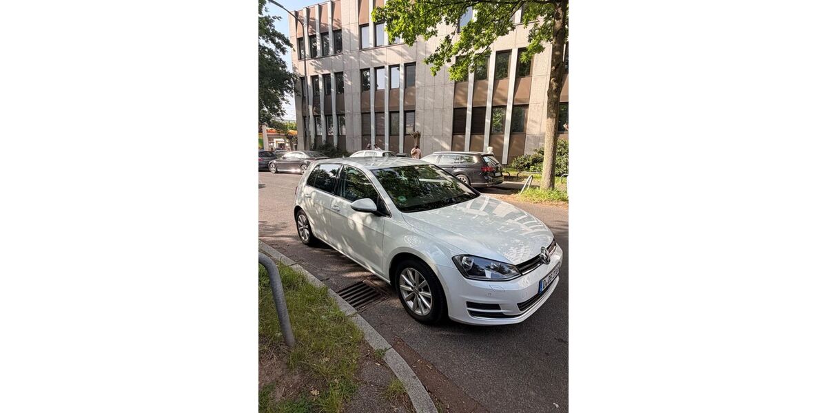 VW Golf 209.000 km 8.600 &euro; Düsseldorf 40470