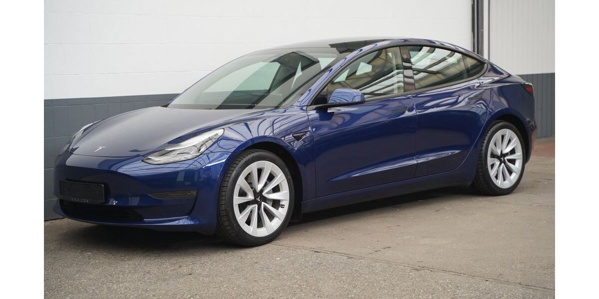 Tesla Model 3 69.998 km 28.950 &euro; Mönchengladbach 41236
