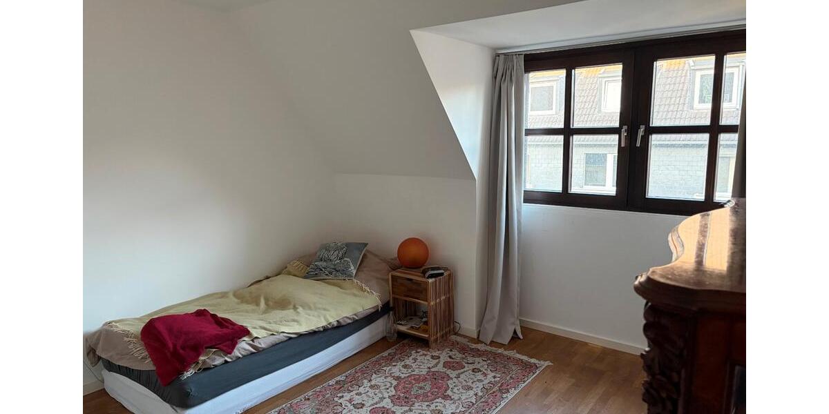 Dachgeschoßwohnung Düsseldorf Stadtbezirk 7 - 5 Zimmer, 139 m&sup2;, 695.000&euro; | Angebot:26067812