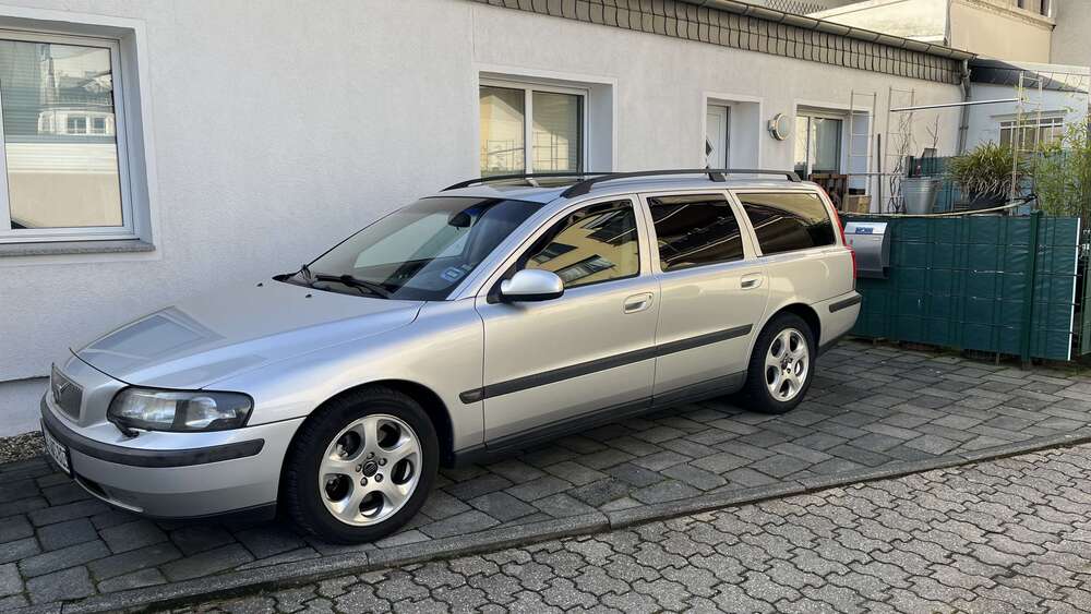 Volvo V70 464.250 km 3.500 &euro; Moers 47443